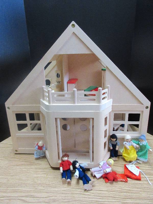 Melissa & Doug Dollhouse with Figures and Furniture
