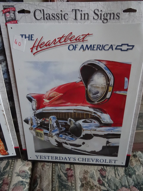 lot 40 image: Classic Tin Sign Chevrolet
