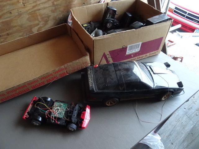 lot 60 image: 2 Remote Control Cars