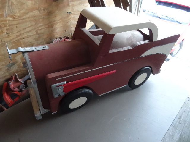lot 62 image: Car US Mail Box