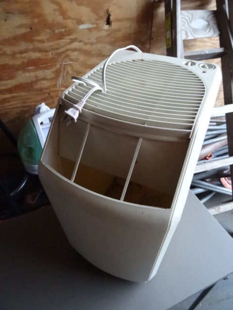 lot 65 image: Bemis Model 826800 Humidifier