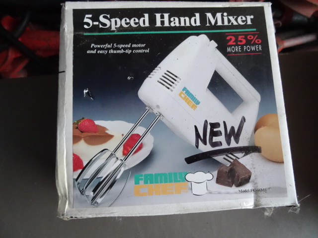 lot 74 image: Family Chef 5 Speed Hand Mixer