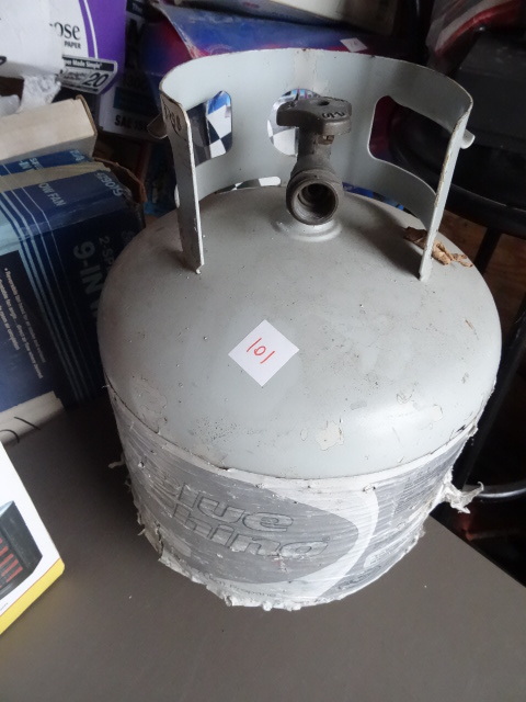 lot 103 image: New Style 20 Lb Propane Tank