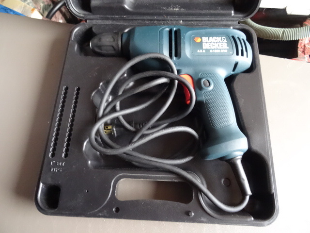 lot 111 image: Black and Decker 38 Electric Drill