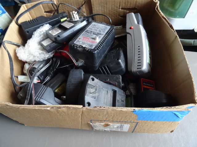lot 117 image: Box of Misc RC Car Batteries