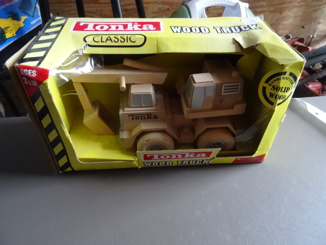 lot 133 image: Tonka Solid Wood Truck