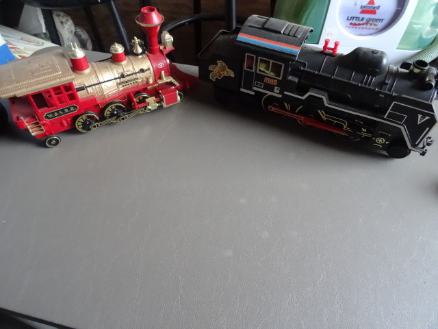 lot 140 image: 2 Battery Operated Trains