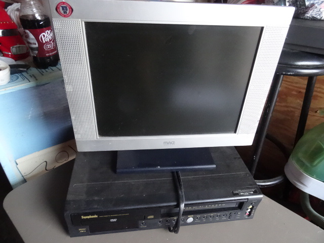 lot 165 image: Mag 15 Computer Monitor