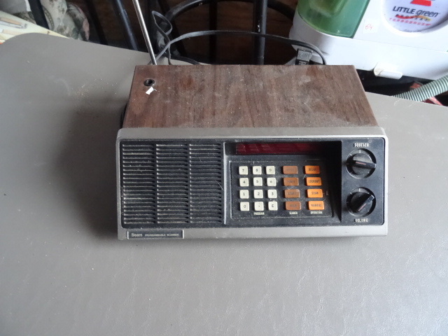 lot 169 image: Digital Entry Scanning Radio