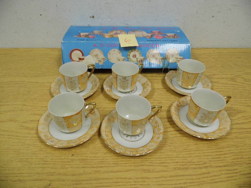 Cup & Saucer Set