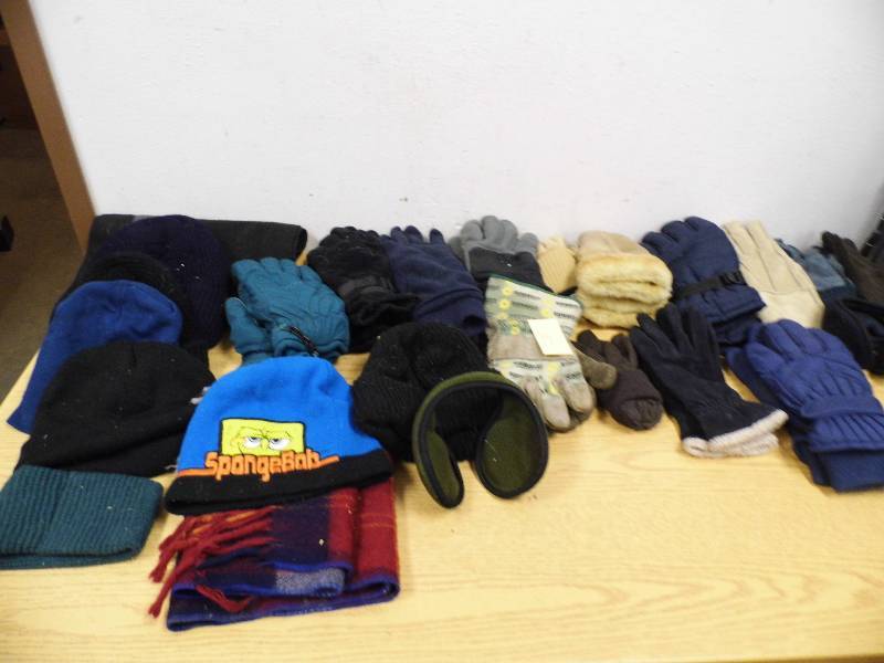 Gloves - Hats - Scarves