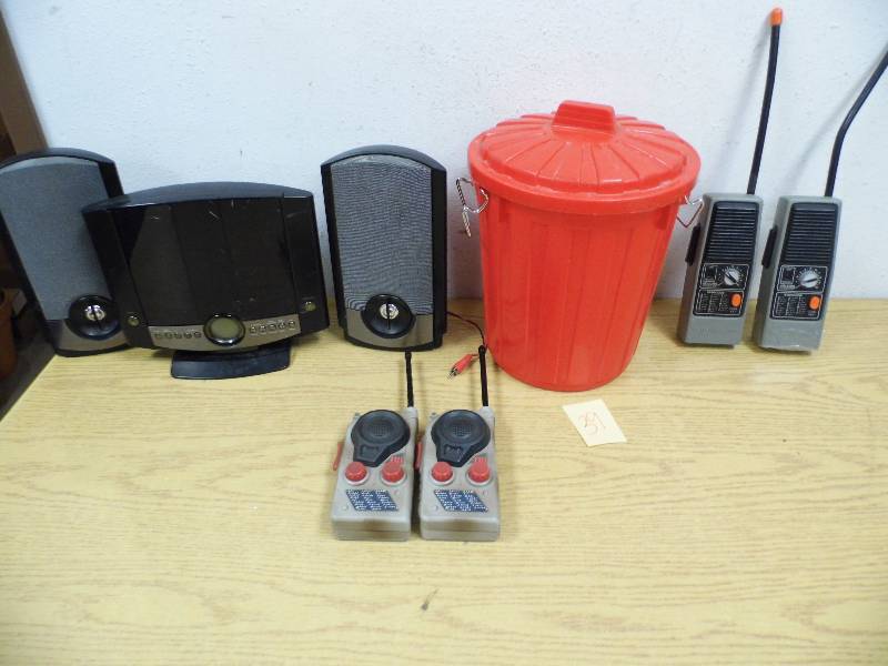 2 Sets of Walkie Talkies - CD Radio