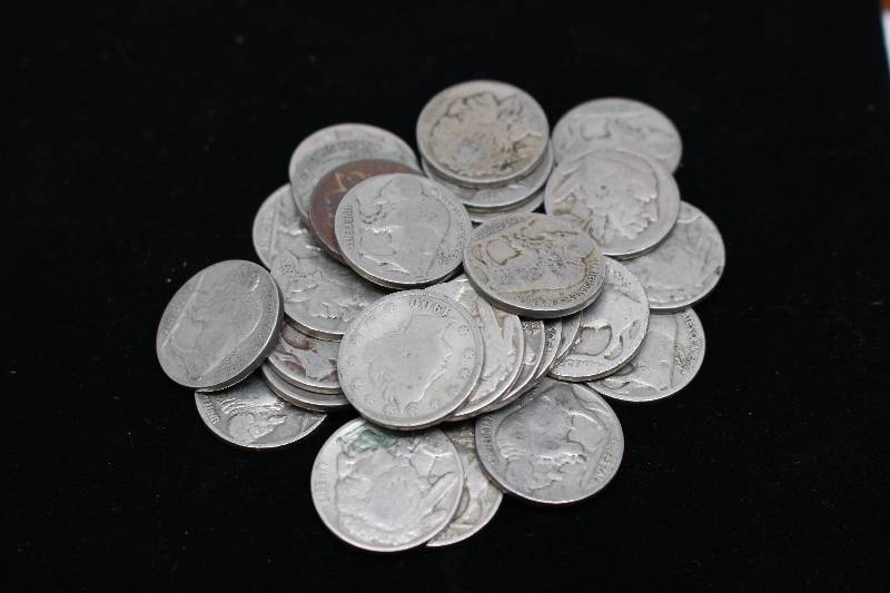 Lot of (30) assorted Buffallo Nickels