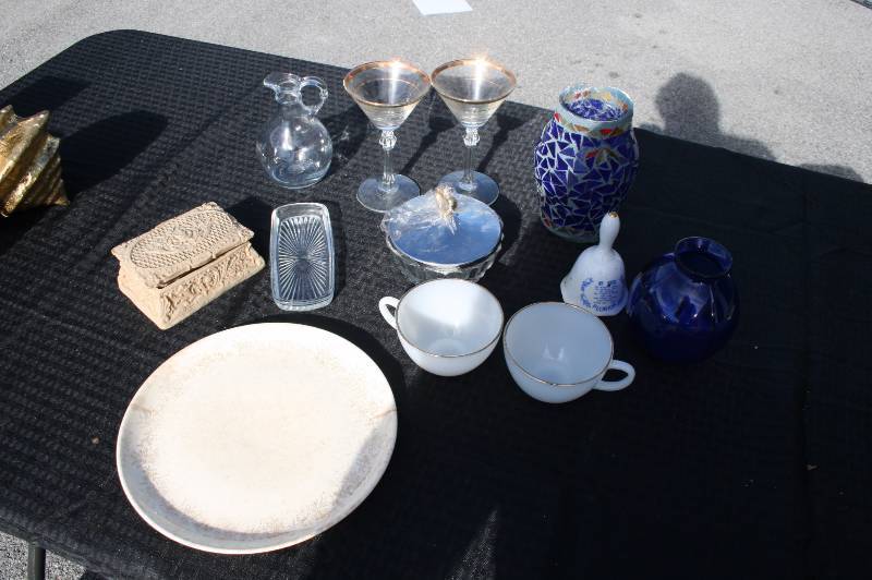 Lot of various glass items