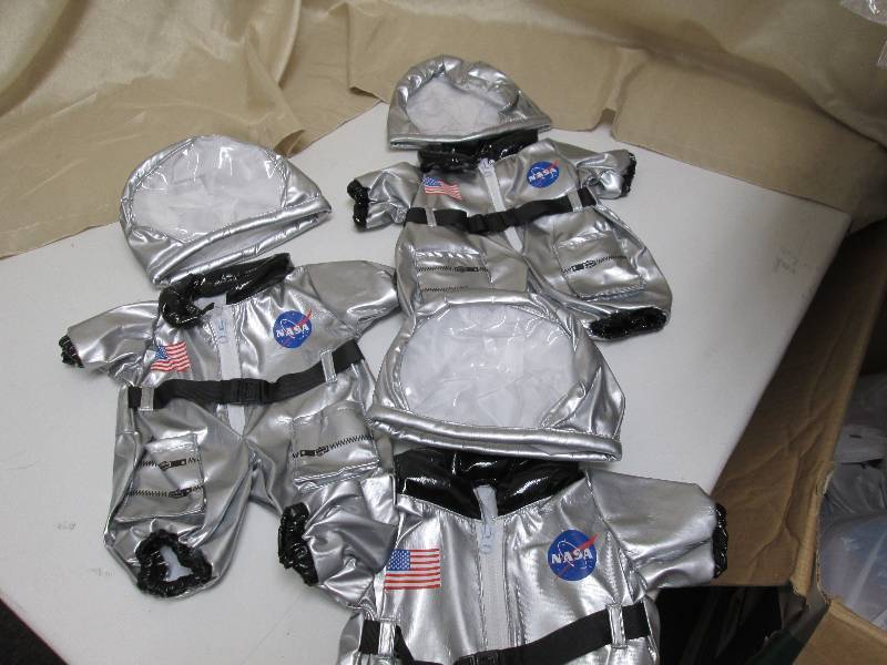 BUILD A BEAR OUTIFTS (FITS BEAR FAC...