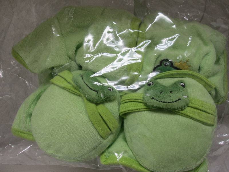 BUILD A BEAR OUTIFTS (FITS BEAR FAC...