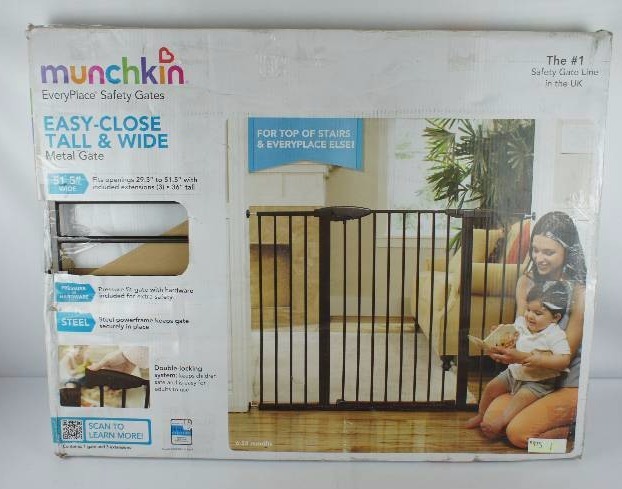 Munchkin Easy-Close Extra Tall and Wide Metal Gate