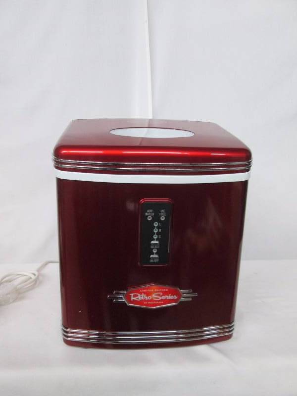 lot 20 image: Nostalgia Electrics Retro Series Ice Maker