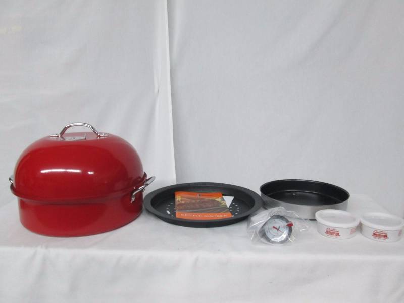 lot 38 image: Nordic Ware 13 Stovetop Smoker