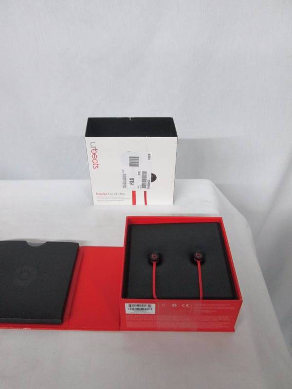lot 13 image: urBeats by Dr. Dre Ear Buds for Apple Devices