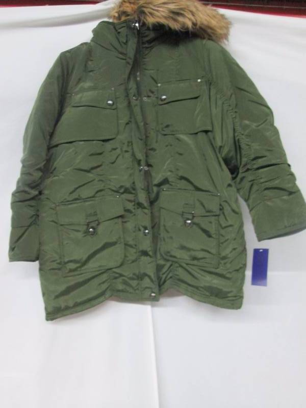 lot 70 image: Madden Girl Juniors Plus Anorak