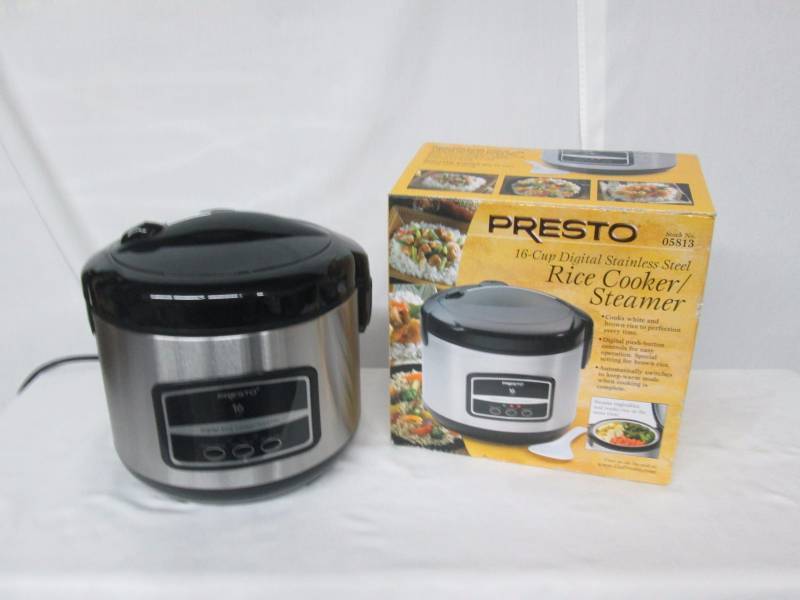 lot 60 image: Presto 16-Cup Digital Rice Cooker