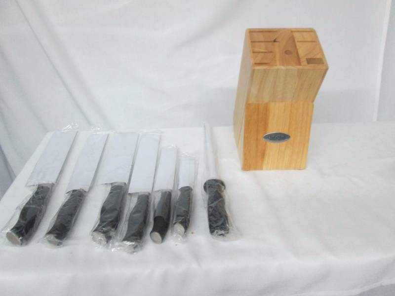 lot 92 image: Chefs Mark 9-pc. Soft Grip Stainless Cutlery Set