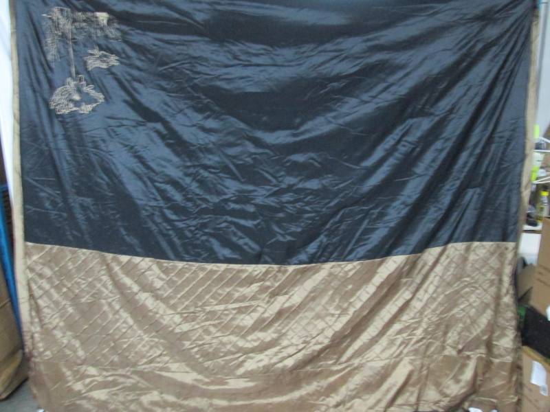 lot 84 image: Luxor Comforter Set - King