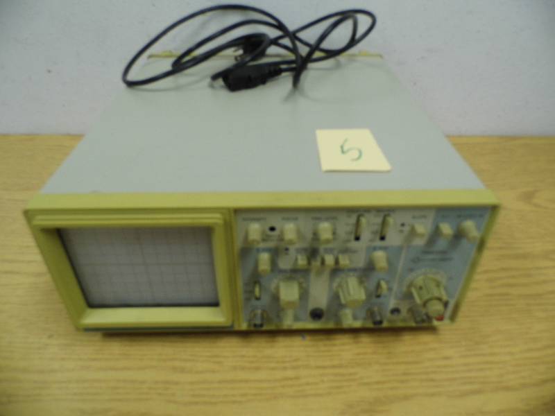 lot 5 image: Oscilloscope