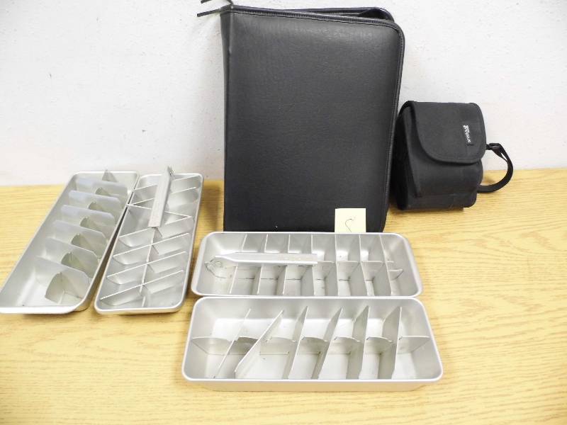 lot 8 image: Folding Tool Folder - Camera Case