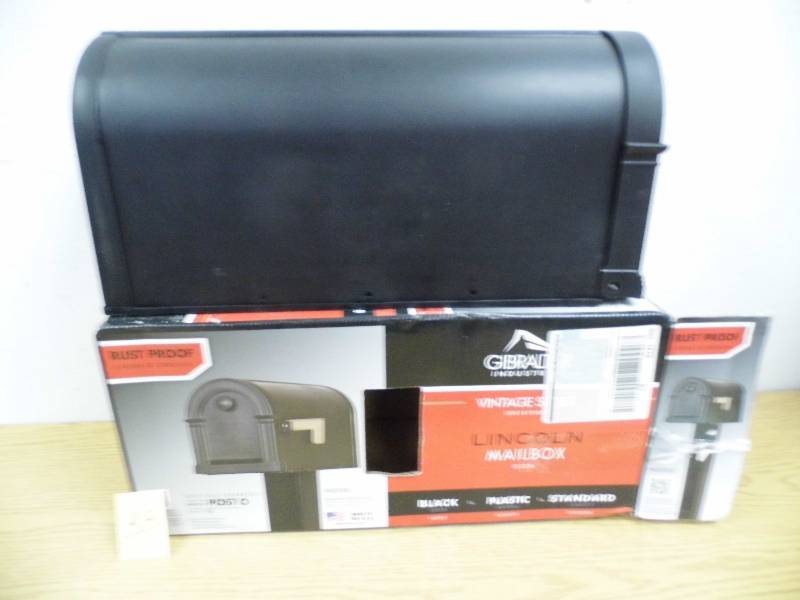 lot 33 image: Mailbox