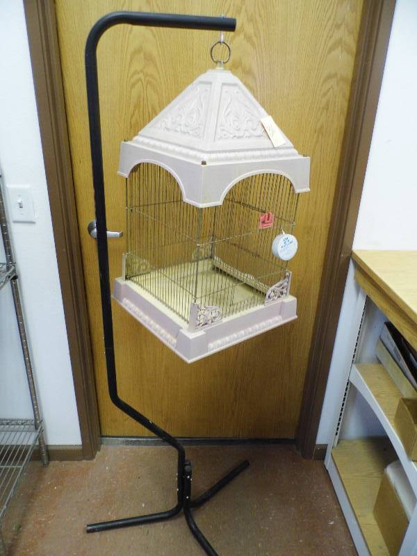 lot 36 image: Bird Cage on Stand