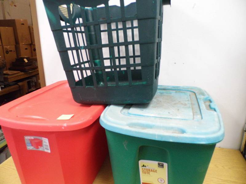 lot 38 image: 2 Totes & Basket