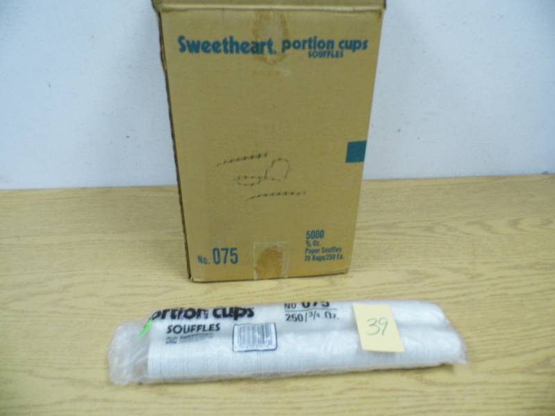 lot 39 image: 5,000 Portion Cups