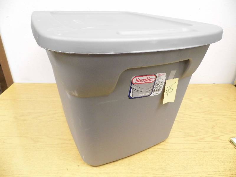 lot 45 image: Sterilite Tote