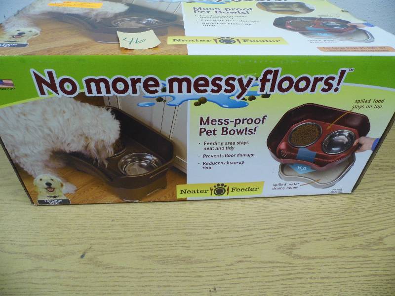 lot 46 image: Neater Feeder Dog Dishes