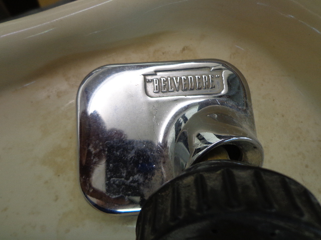 lot 7 image: White Cast Iron Salon Sink