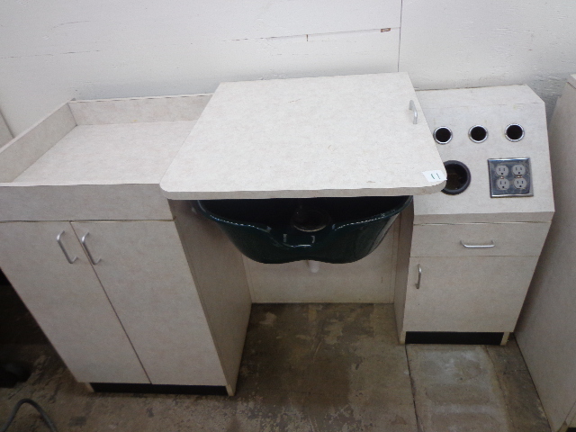 lot 18 image: Hair Washing Station With Green Cast Iron Sink