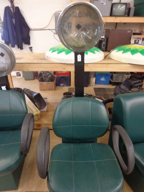 lot 2 image: Belvedere First Lady Hair Drying Chair