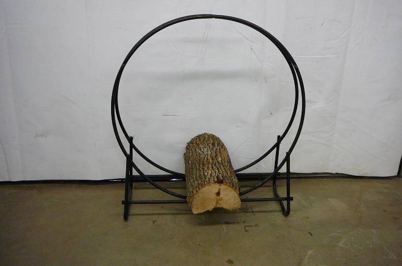 lot 18 image: Wood stacking Rack