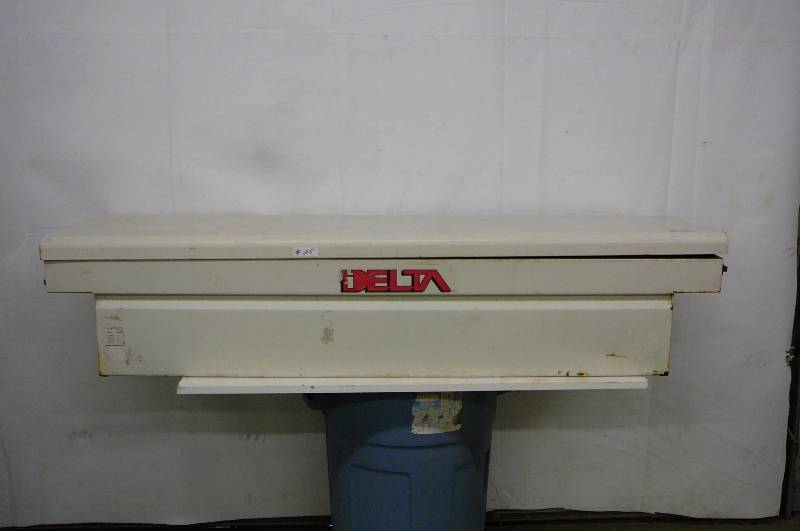 lot 25 image: Delta tool box Crossover model 904000