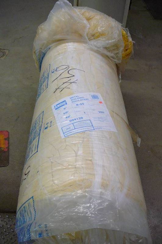 lot 1 image: 1 Roll Metal Building Insulation (Knauf) 8 Thick 60 wide 40 Length R25 200 Sq. Feet
