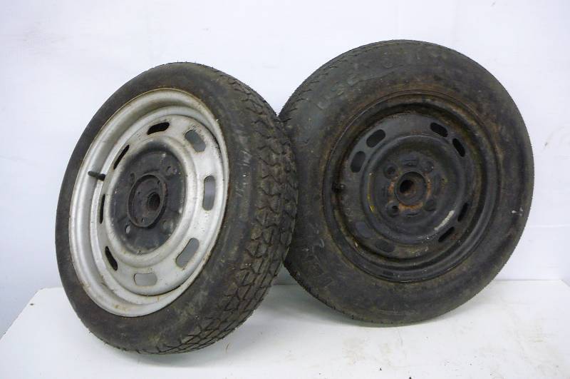 lot 8 image: Dock Tires 2