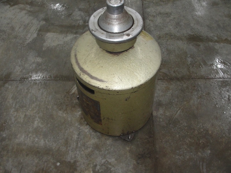 lot 7 image: Tire Balancer