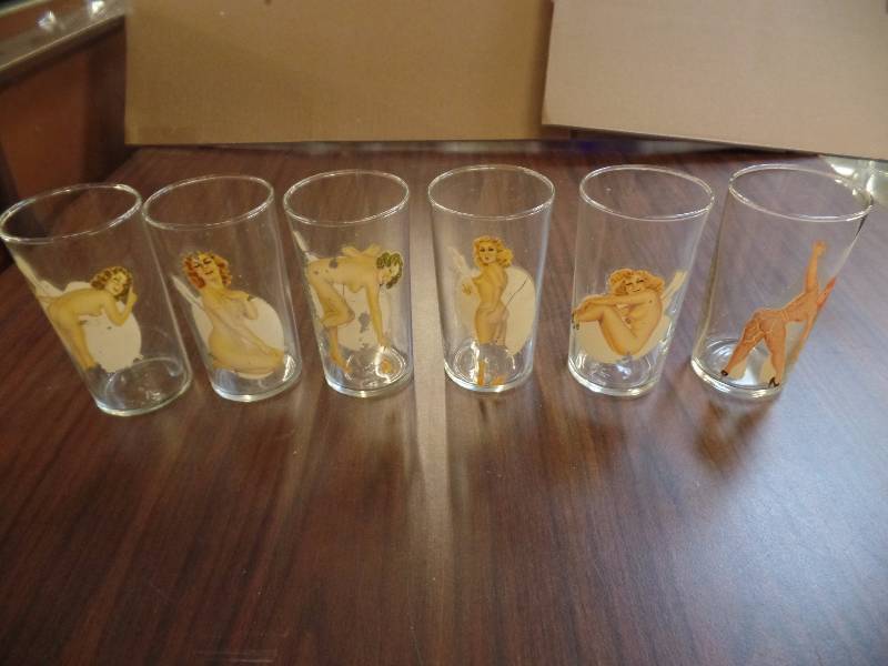1950s Pin-up Girl Glasses