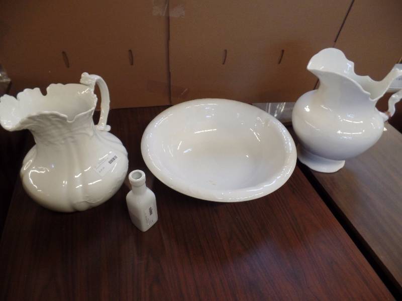 Ceramic Wash Basin and Jugs