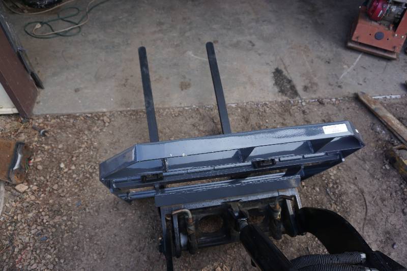 lot 24 image: Arrow Brand Universal Mount Mini Bobcat Dingo Boxer PalletFork Attachment