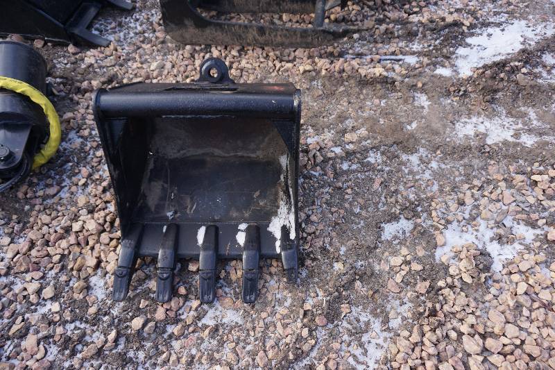 lot 29 image: 24 Excavation Bucket
