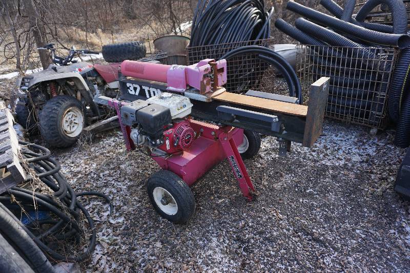 lot 9 image: Northstar 37 Ton Gas Powered Log Splitter