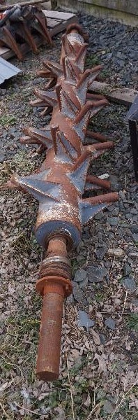 lot 32 image: 8 Beater BarRoller With Shaft